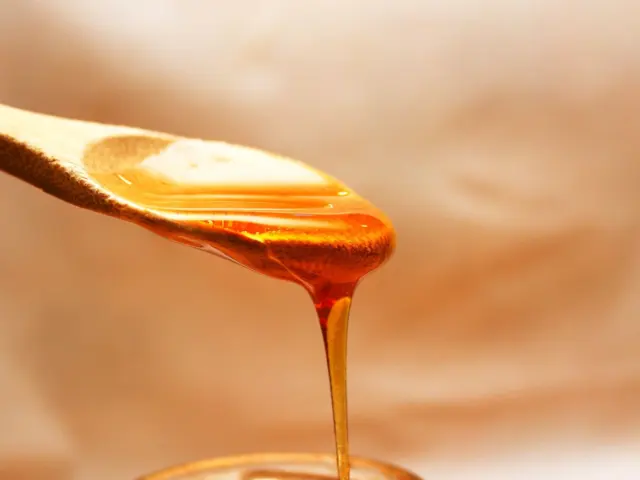 What Is Hot Honey? The Sweet‑Spicy Topping Transforming Kitchens In 2026