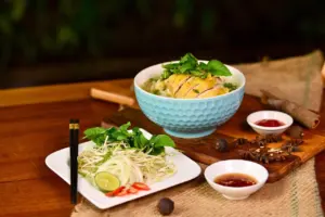how to eat pho