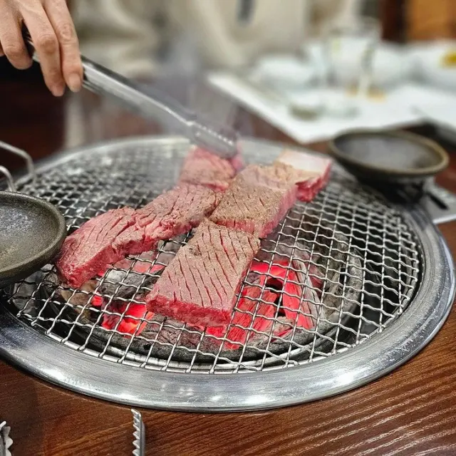 How To Eat Korean BBQ Like A Local: A Simple Step-By-Step Guide For First-Timers (2026)